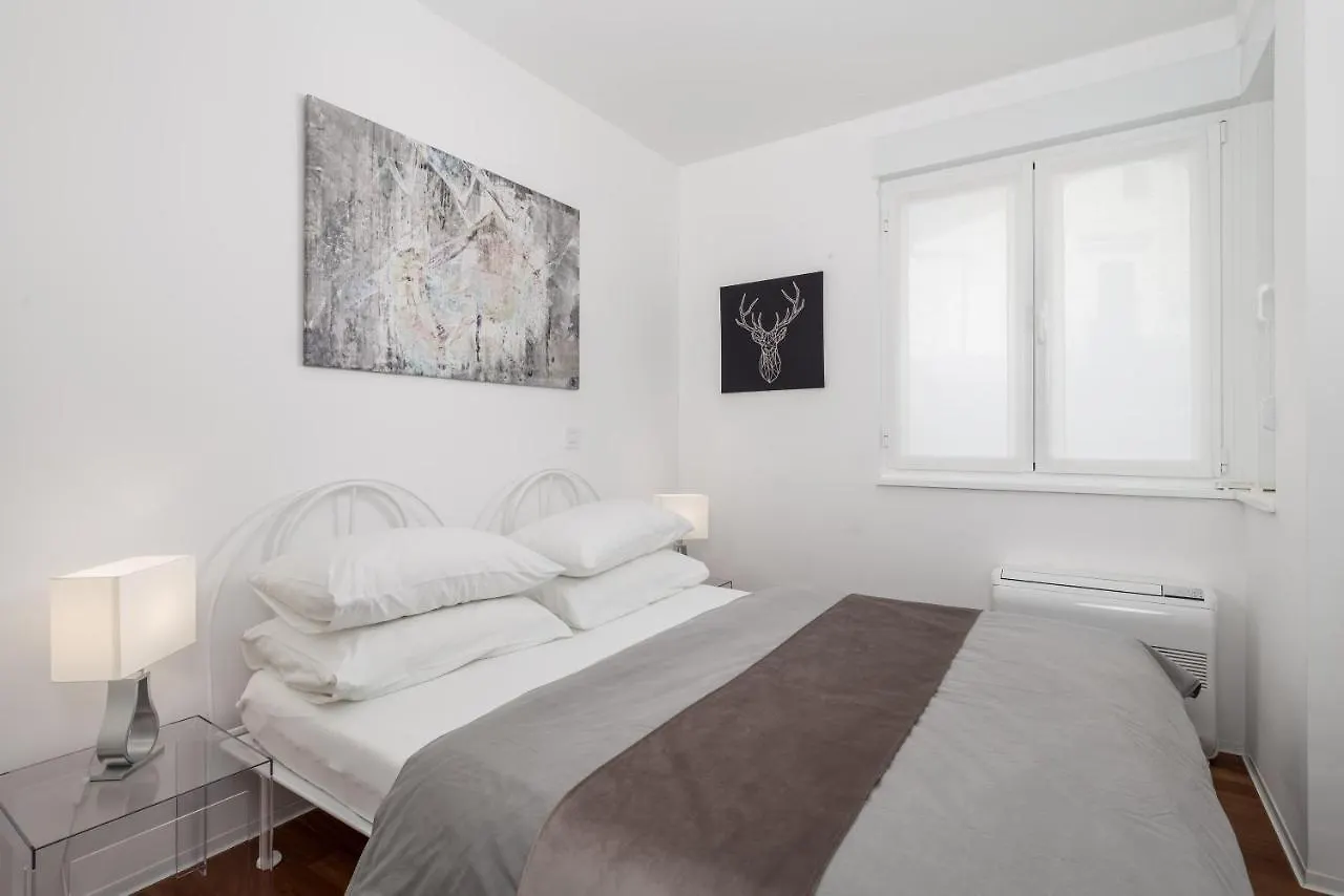 Apartment Mara Opatija With Rooftop Swimming Pool 0*, Icici Croatia