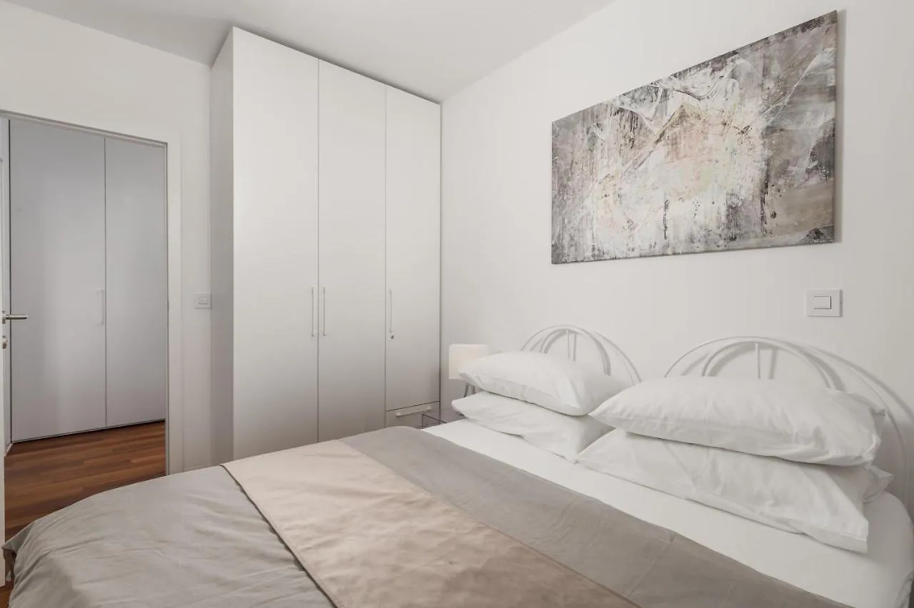 Apartment Mara Opatija With Rooftop Swimming Pool 0*, Icici Croatia